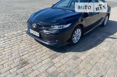 Седан Toyota Camry 2020 в Києві