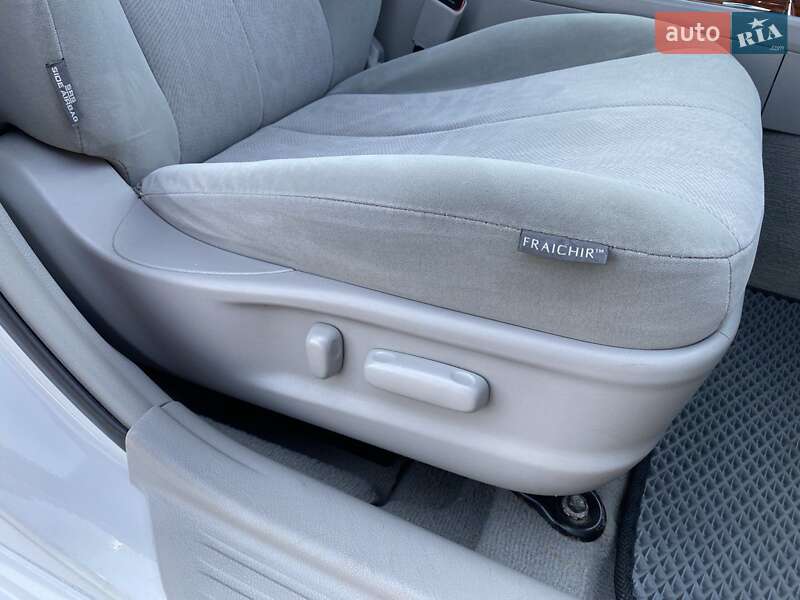 Седан Toyota Camry 2010 в Львове фото 14 Седан Toyota Camry 2010 в Львове