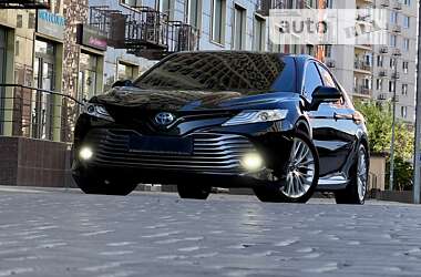 Седан Toyota Camry 2019 в Одессе