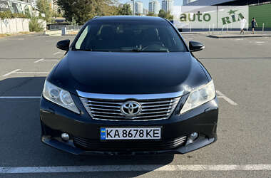 Седан Toyota Camry 2012 в Києві