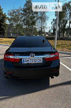 Седан Toyota Camry 2012 в Житомирі