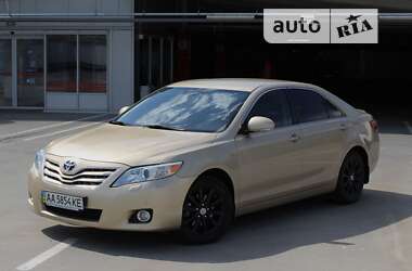 Седан Toyota Camry 2009 в Киеве