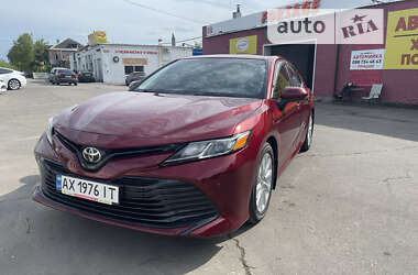 Седан Toyota Camry 2018 в Харкові