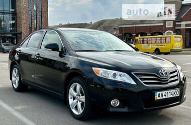 Седан Toyota Camry 2011 в Киеве