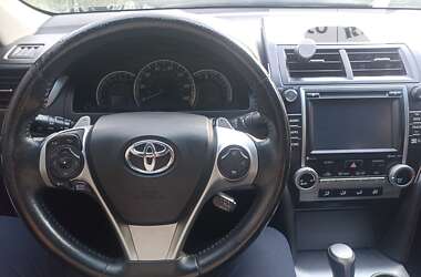 Седан Toyota Camry 2014 в Харкові