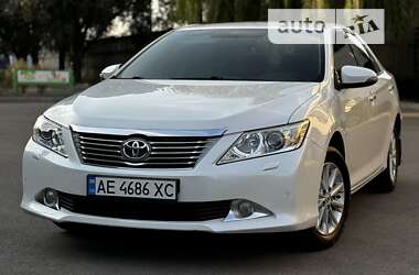 Седан Toyota Camry 2011 в Днепре