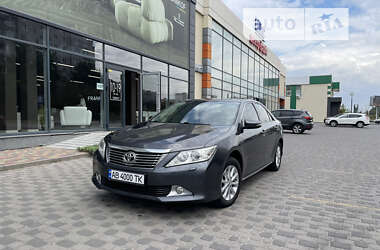 Седан Toyota Camry 2013 в Хмельницькому