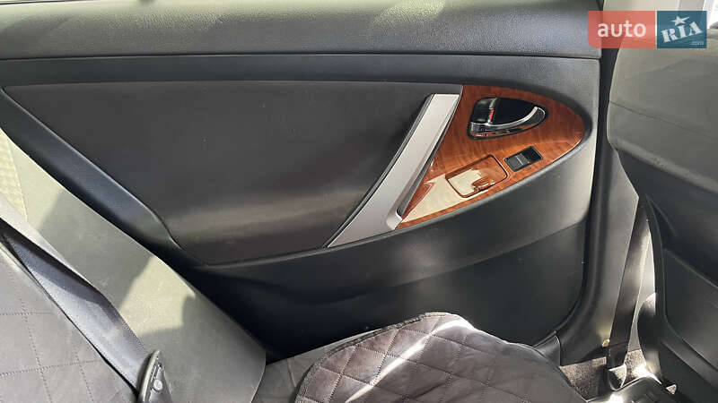 Седан Toyota Camry 2008 в Солотвине