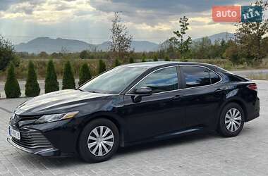 Седан Toyota Camry 2017 в 