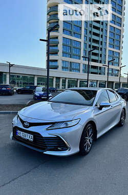 Седан Toyota Camry 2023 в Днепре