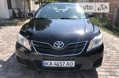 Седан Toyota Camry 2010 в Киеве