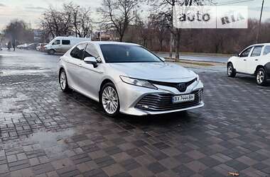 Седан Toyota Camry 2019 в Хмельницькому