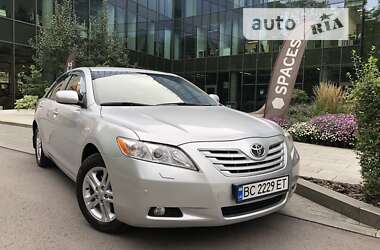 Седан Toyota Camry 2008 в Львове