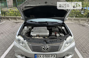 Седан Toyota Camry 2011 в Хмельницком