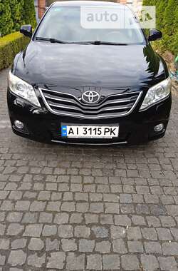 Седан Toyota Camry 2010 в Киеве