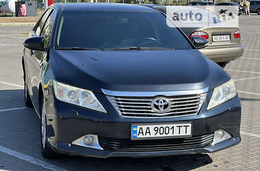 Седан Toyota Camry 2011 в Києві