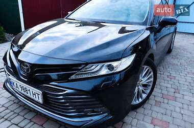 Седан Toyota Camry 2018 в Тульчине