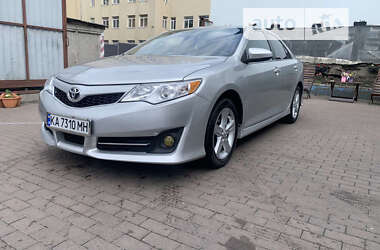 Седан Toyota Camry 2014 в Києві