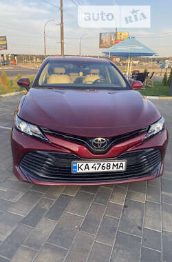 Седан Toyota Camry 2017 в Ірпені