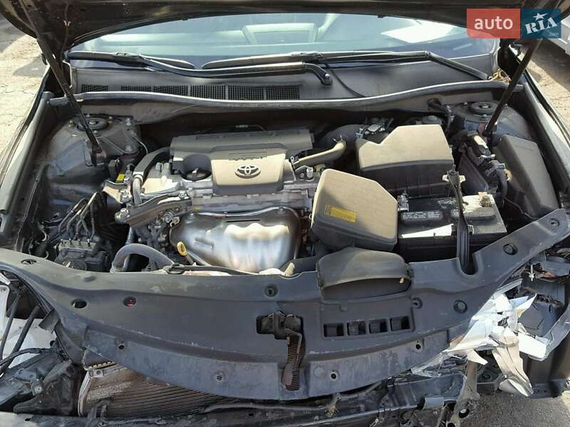 Седан Toyota Camry 2014 в Харкові
