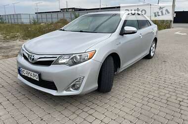 Седан Toyota Camry 2012 в Львові