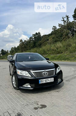 Седан Toyota Camry 2012 в Копичинці