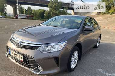 Седан Toyota Camry 2015 в Києві