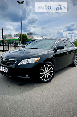 Седан Toyota Camry 2009 в Киеве