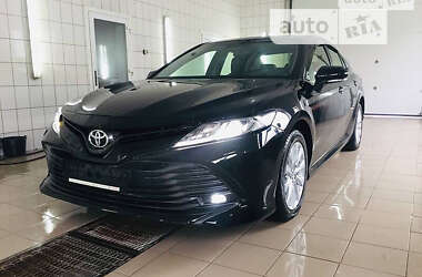 Седан Toyota Camry 2020 в Днепре