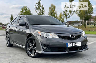 Седан Toyota Camry 2012 в Киеве