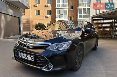 Седан Toyota Camry 2017 в Дніпрі