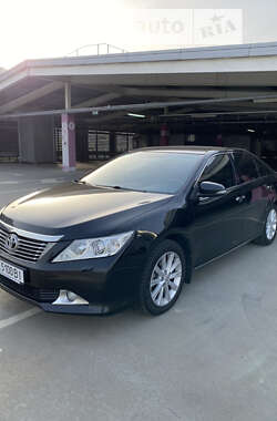 Седан Toyota Camry 2012 в Киеве