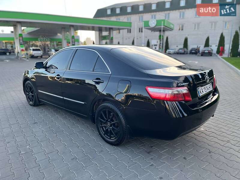 Седан Toyota Camry 2007 в Киеве