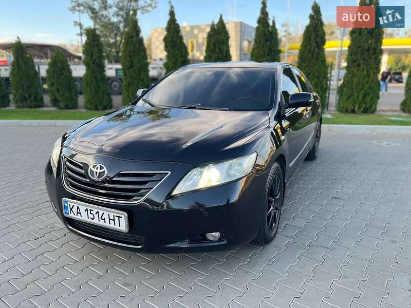 Седан Toyota Camry 2007 в Киеве