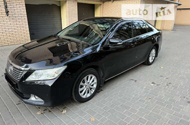 Седан Toyota Camry 2012 в Дніпрі