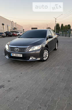 Седан Toyota Camry 2013 в Киеве