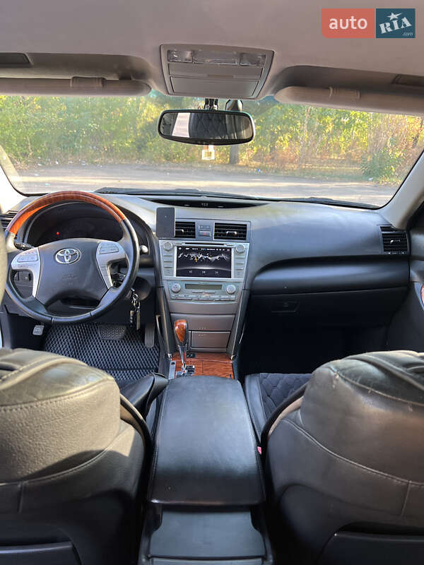 Седан Toyota Camry 2008 в Покрові