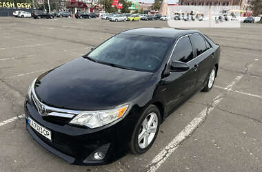 Седан Toyota Camry 2014 в Києві