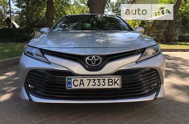 Седан Toyota Camry 2018 в Черкассах