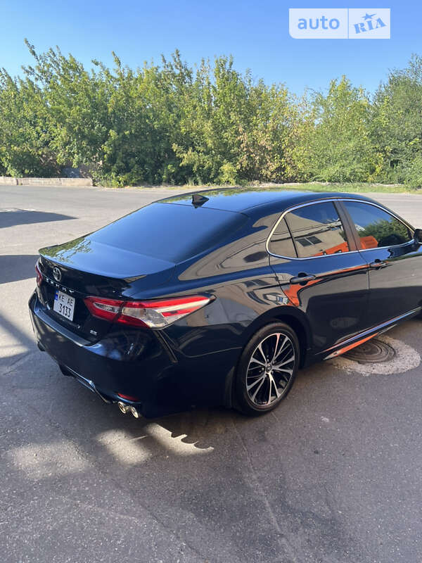 Седан Toyota Camry 2019 в Кривом Роге