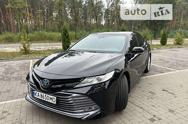 Седан Toyota Camry 2020 в Києві