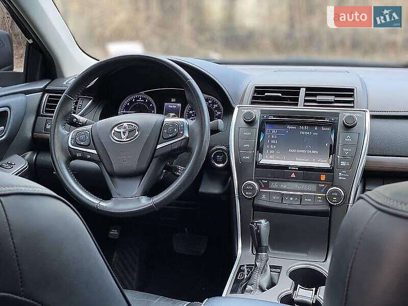 Седан Toyota Camry 2016 в Харкові