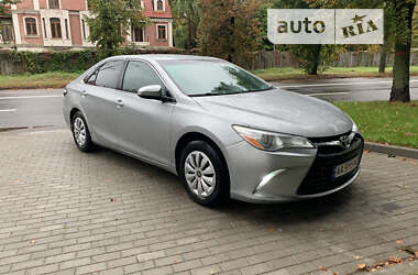 Седан Toyota Camry 2015 в Києві