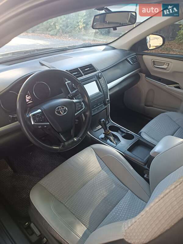 Седан Toyota Camry 2015 в Миколаєві
