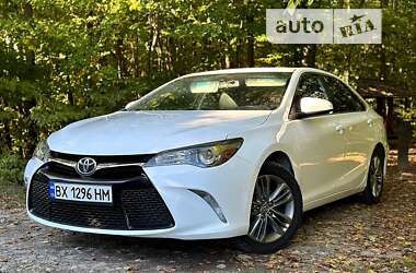 Седан Toyota Camry 2017 в Новой Ушице