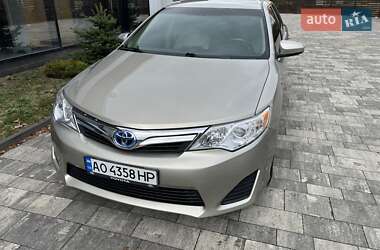 Седан Toyota Camry 2014 в Тячеве