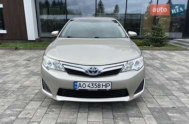 Седан Toyota Camry 2014 в Тячеве