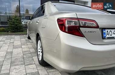 Седан Toyota Camry 2014 в Тячеве