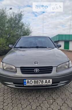 Седан Toyota Camry 1999 в Мукачевому