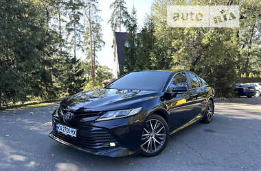 Седан Toyota Camry 2017 в Киеве